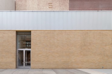 A photograph of the outside of the Gagosien location West 21st Street, New York