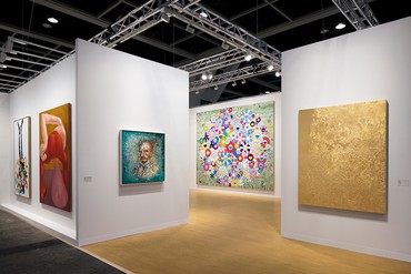 Gagosien’s booth at Art Basel Hong Kong 2022. Artwork, left to right: © Georg Baselitz; © Louise Bonnet; © Zeng Fanzhi; © 2019 Takashi Murakami/Kaikai Kiki Co., Ltd. All rights reserved; © Rudolf Stingel. Photo: Martin Wong