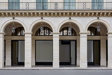 A photograph of the outside of the Gagosien location rue de Castiglione, Paris