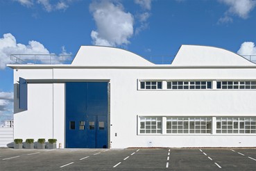 A photograph of the outside of the Gagosien location Le Bourget