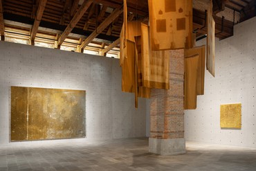Installation view, Icônes, Punta della Dogana, Venice, April 2–November 26, 2023. Artwork, left and right: © Rudolf Stingel, center: © Danh Vo. Photo: Marco Cappelletti, courtesy Palazzo Grassi, Pinault Collection