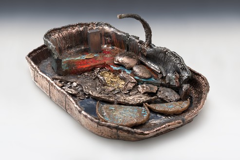 Sterling Ruby, Basin Theology/STYX BOAT, 2017 Ceramic, 26 × 46 × 74 inches (66 × 116.8 × 188 cm)© Sterling Ruby