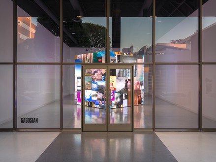 Installation view with Urs Fischer, Denominator (2020–22) Artwork © Urs Fischer. Photo: Jeff McLane