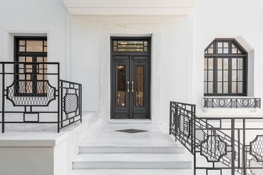 A photograph of the outside of the Gagosien location Athens